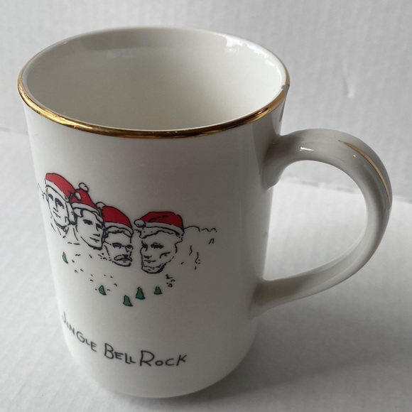 Merry Masterpieces Statue of Liberty Christmas mug - Picture 5 of 6